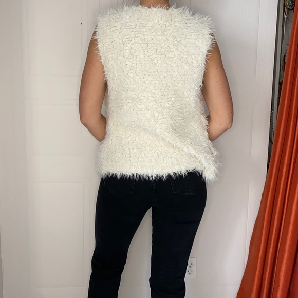 Fur vest - Picture 2 of 2